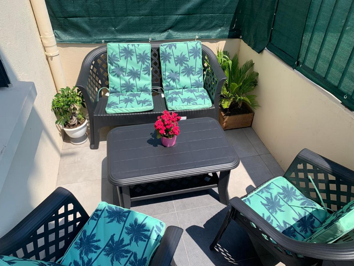 Grand Studio Tres Agreable Avec Bar, Cuisine Et Terrasse Cagnes-sur-Mer Exterior photo