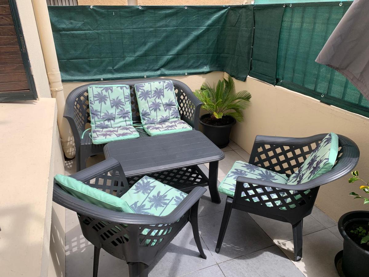 Grand Studio Tres Agreable Avec Bar, Cuisine Et Terrasse Cagnes-sur-Mer Exterior photo