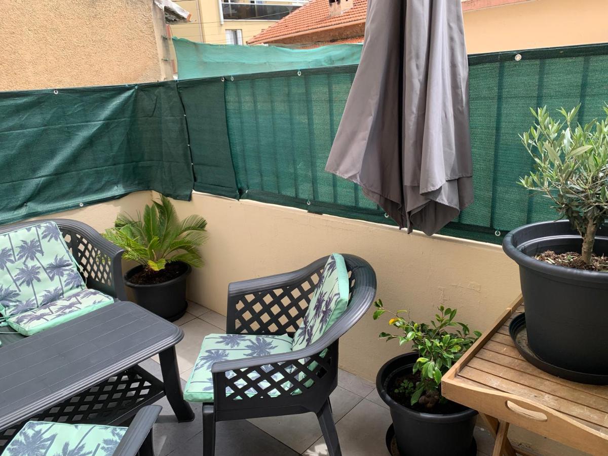 Grand Studio Tres Agreable Avec Bar, Cuisine Et Terrasse Cagnes-sur-Mer Exterior photo